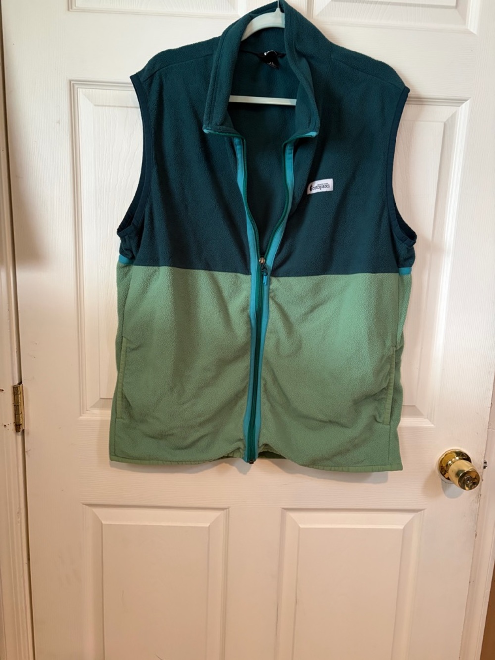 Cotopaxi Two-Tone Teal & Mint Amado Fleece vest